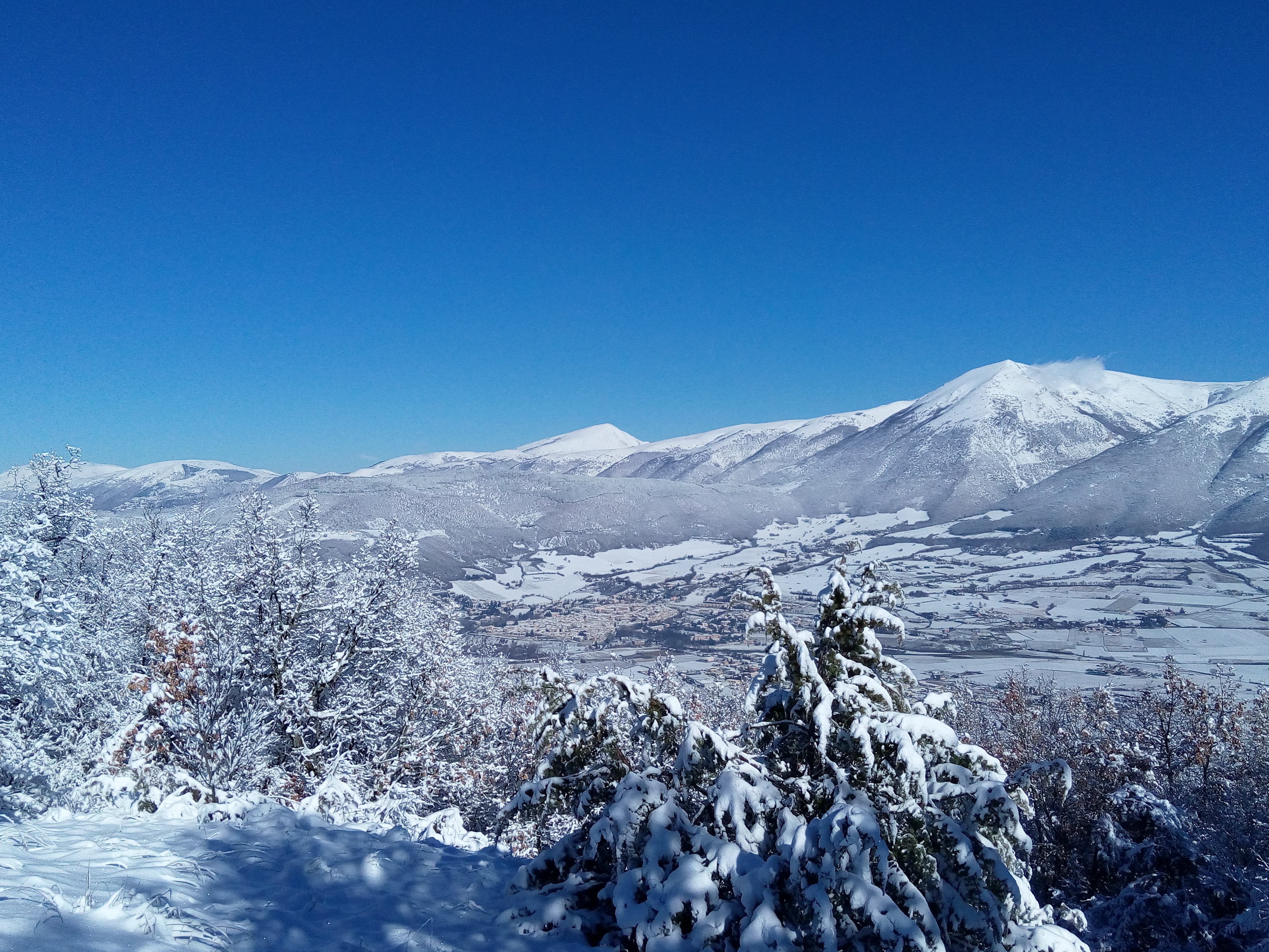 Ciaspolata sui colli di Norcia: sulle antiche vie, per boschi e panorami favolosi